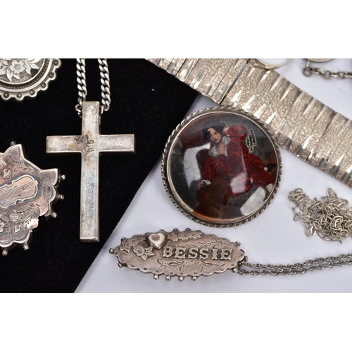 29 - A SELECTION OF SILVER AND WHITE METAL ITEMS, to include a textured silver articulated bracelet, hall... 