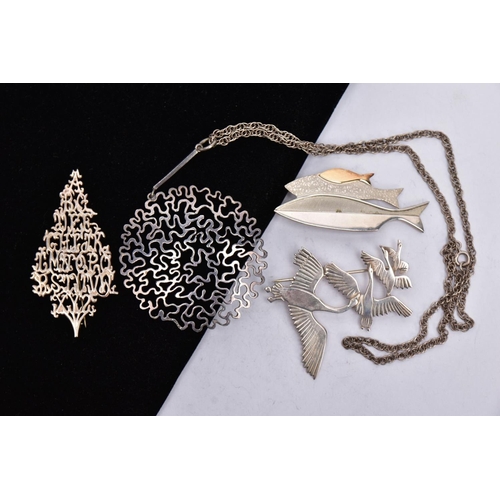 40 - A SELECTION OF BROOCHES AND A PENDANT NECKLACE, to include a silver swans in flight brooch, hallmark... 