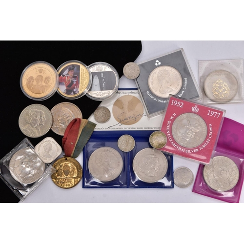 63 - A BAG OF ASSORTED COMMEMORATIAVE COINS AND OTHERS, to include ten commemorative coins such as 2016 Q... 