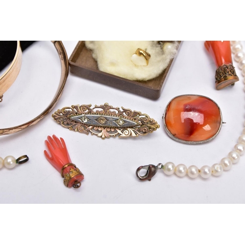 66 - A BAG OF ASSORTED JEWELLERY, to include a cultured pearl strand necklace fitted with a lobster claw ... 