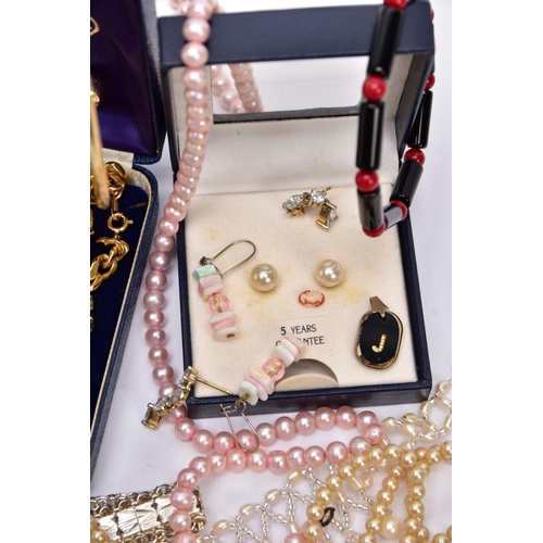 71 - A BOX OF ASSORTED COSTUME JEWELLERY AND OTHER ITEMS, to include a cultured pearl necklace and bracel... 