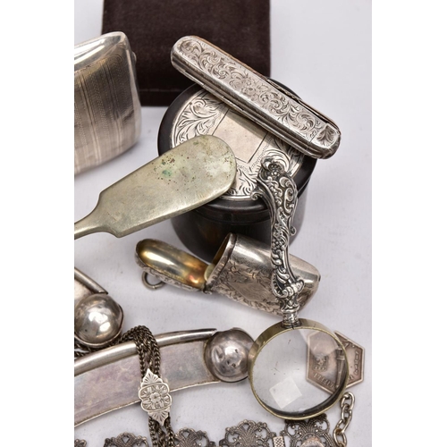 89 - A SELECTION OF SILVER AND WHITE METAL ITEMS, to include a silver cigarette case of an engine turn de... 