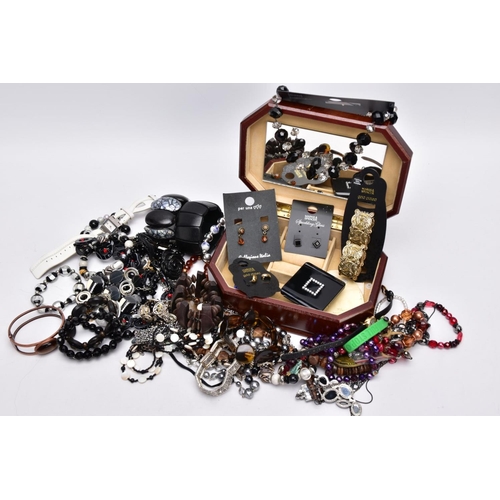 95 - A JEWELLERY BOX AND COSTUME JEWELLERY, to include a wooden jewellery box which opens to reveal a cre... 