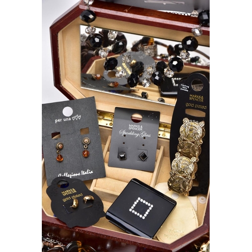 95 - A JEWELLERY BOX AND COSTUME JEWELLERY, to include a wooden jewellery box which opens to reveal a cre... 