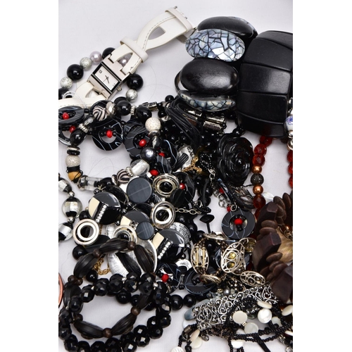 95 - A JEWELLERY BOX AND COSTUME JEWELLERY, to include a wooden jewellery box which opens to reveal a cre... 