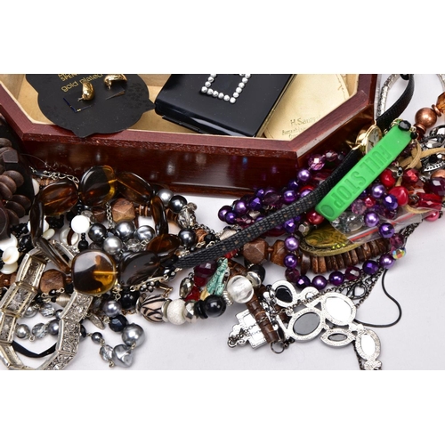 95 - A JEWELLERY BOX AND COSTUME JEWELLERY, to include a wooden jewellery box which opens to reveal a cre... 