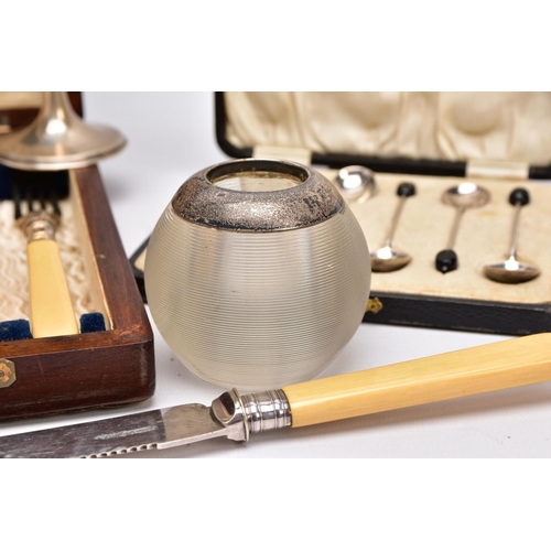 96 - A BOX OF ASSORTED SILVER ITEMS, to include a silver goblet of a plain polished design, worn gilt int... 