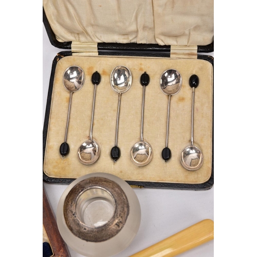 96 - A BOX OF ASSORTED SILVER ITEMS, to include a silver goblet of a plain polished design, worn gilt int... 