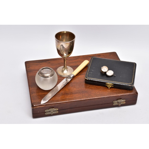 96 - A BOX OF ASSORTED SILVER ITEMS, to include a silver goblet of a plain polished design, worn gilt int... 