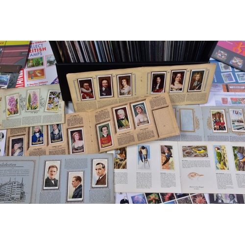 103 - GB COLLECTION OF APPROXIMATELY TWO HUNDRED AND TWENTY PRESENTATION PACKS with an emphasis on 1990's ... 