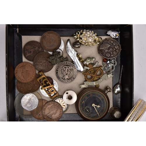 173 - A BOX OF ASSORTED ITEMS, to include a Victorian silver sweetheart brooch of a circular form, floral ... 