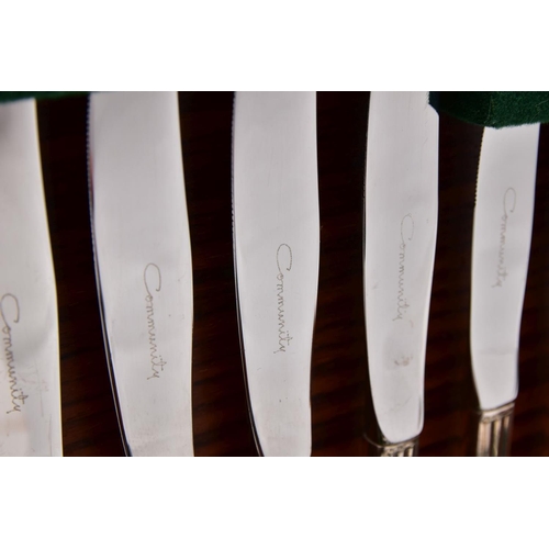 231 - A COMPLETE WOODEN CANTEEN OF COMMUNITY PLATE CUTLERY, eighty five piece set to include knives, forks... 