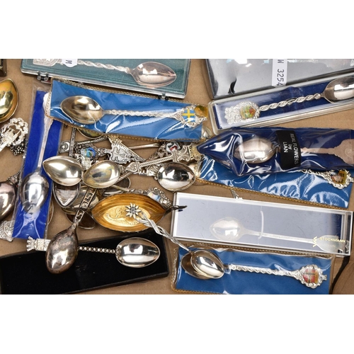 241 - A BOX OF ASSORTED SILVER AND WHITE METAL COLLECTABLE TEASPOONS AND OTHER ITEMS, to include six silve... 