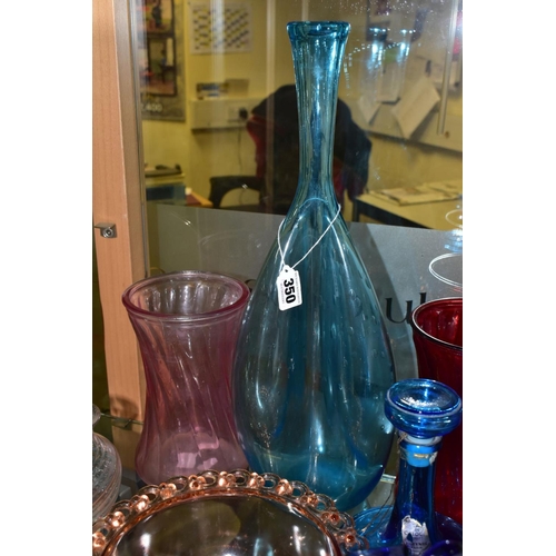 350 - TEN PIECES OF COLOURED GLASSWARE including a blue glass vase of triform shape, with bubble inclusion... 