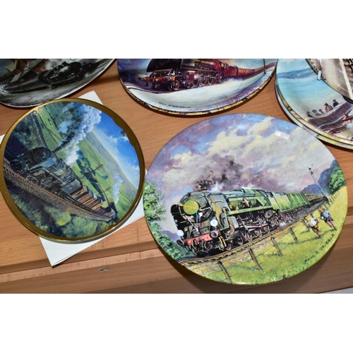 356 - TWELVE BOXED LOCOMOTIVE THEMED COLLECTORS PLATES, comprising a set of eight Davenport Great Steam Tr... 