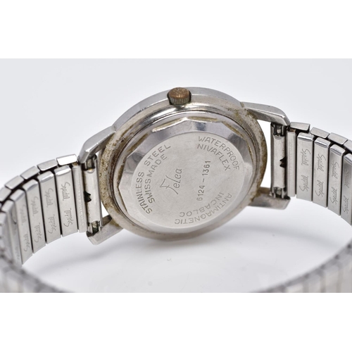 36 - A GENTS 'FELCA SPORTSMASTER' WRISTWATCH, round silver dial signed 'Felca Sports master, automatic', ... 