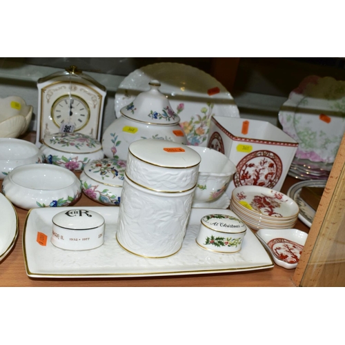 368 - A QUANTITY OF ASSORTED CERAMICS AND GIFTWARE BY SPODE, COALPORT, ROYAL DOULTON, etc, including a Spo... 