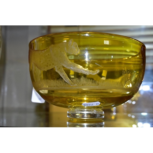 370 - AN ENGLISH ANTIQUE GLASS FOOTED AMBER BOWL, with etched detail of Gazelle being chased by Cheetah, s... 