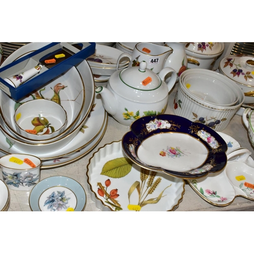 447 - A QUATITY OF ROYAL WORCESTER 'EVESHAM' TABLEWARES, to include tureens, souffle dishes, meat platters... 