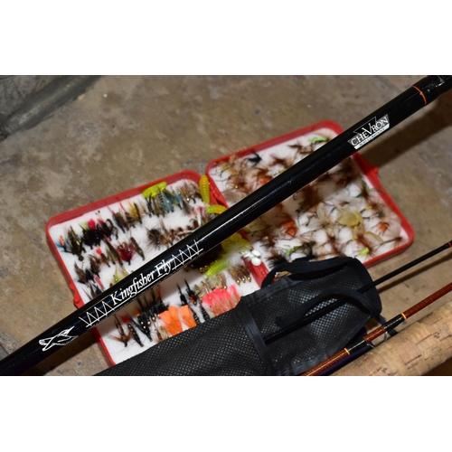 453 - A SMALL QUANTITY OF FLY FISHING TACKLE AND FLY TYING EQUIPMENT, including a Chevron Rod Company 'Kin... 