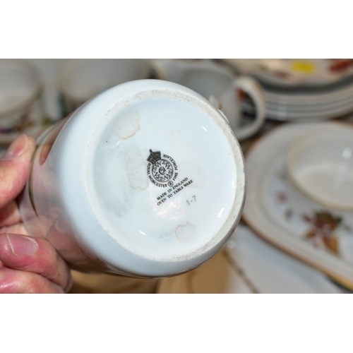 455 - A QUANTITY OF ROYAL WORCESTER 'WILD HARVEST', 'EVESHAM' AND OTHER PATTERNS OVEN TO TABLE WARE, inclu... 