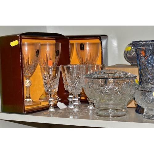 461 - A GROUP OF CUT/CLEAR AND COLOURED GLASSWARES, to include a boxed set of six Edinburgh crystal glasse... 