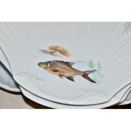 464 - A LIMOGES PORCELAIN FISH SERVICE SET, comprising serving platter and jug and six scalloped shaped pl... 