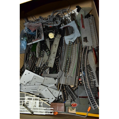 466 - A QUANTITY OF UNBOXED AND ASSORTED 00 GAUGE MODEL RAILWAY ITEMS, all in playworn condition, to inclu... 