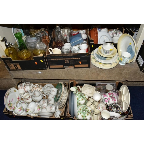 470 - SEVEN BOXES OF TEA/DINNER WARES, GLASSWARES etc, to include a Portmeirion (seconds) part dinner set ... 