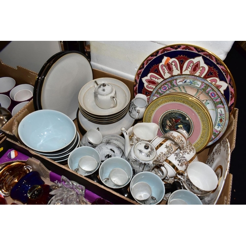 492 - FOUR BOXES OF CERAMICS, GLASSWARES, SUNDRY ITEMS, ETC, to include four Denby everyday bowls, six sim... 