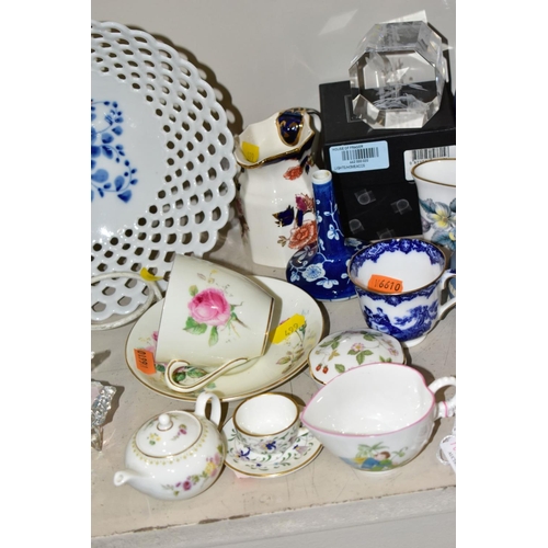 499 - A GROUP OF ORNAMENTS, GIFT WARE, ETC, to include small Royal Worcester 'Enchantment' jug, height 4cm... 