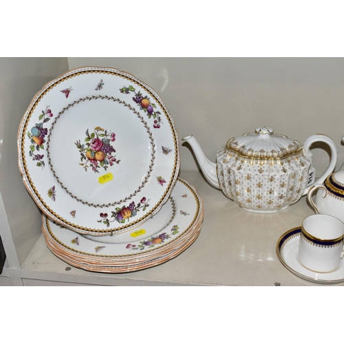 514 - A GROUP OF SPODE CERAMICS, including a set of six 'Rockingham' pattern dinner plates and a matching ... 