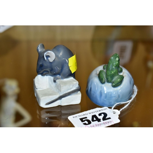 542 - TWO SMALL COPENHAGEN, DENMARK ANIMALS, Frog on a Rock No 061, height 4cm and a mouse on cheese (No 5... 