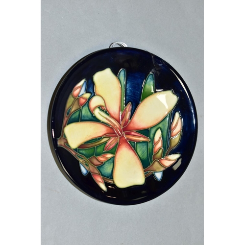 545 - A MOORCROFT POTTERY 2004 COLLECTORS CLUB PIN DISH, 'Panache' pattern, impressed backstamp and painte... 