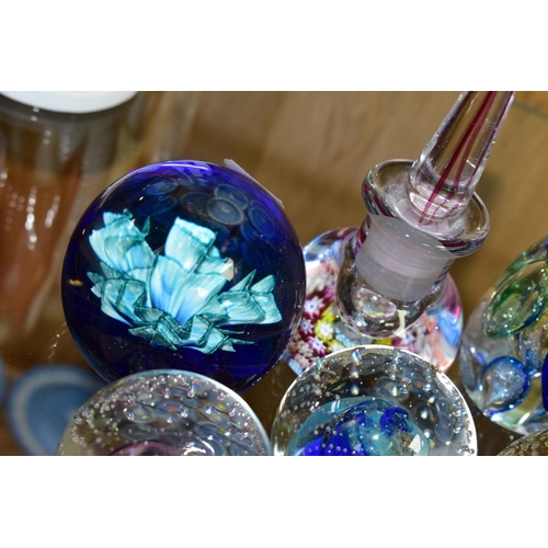 555 - A GROUP OF GLASS SCENT BOTTLES AND PAPERWEIGHTS, to include Caithness 'Fuchsia' perfume bottle, heig... 