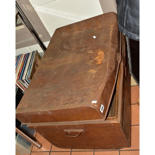 566 - INDENTURES, a large metal trunk containing two boxes of several hundred Indentures, Conveyances, Dee... 