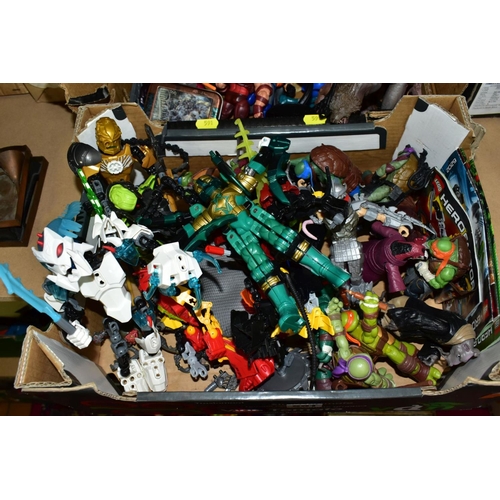 591 - A QUANTITY OF ASSORTED MODERN ACTION FIGURES, to include Spiderman, Teenage Mutant Turtles, Incredib... 