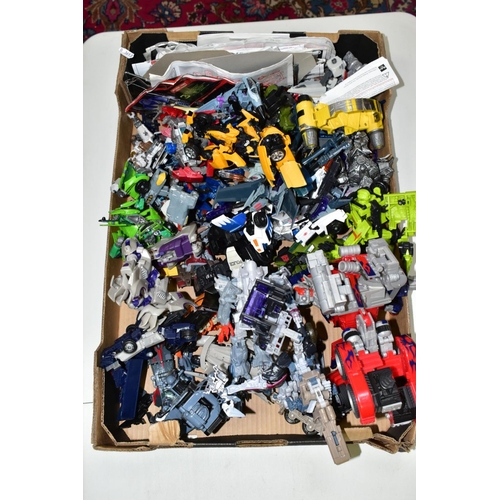 594 - A COLLECTION OF ASSORTED TRANSFORMER FIGURES, assorted series to include Dark of the Moon, Prime & R... 