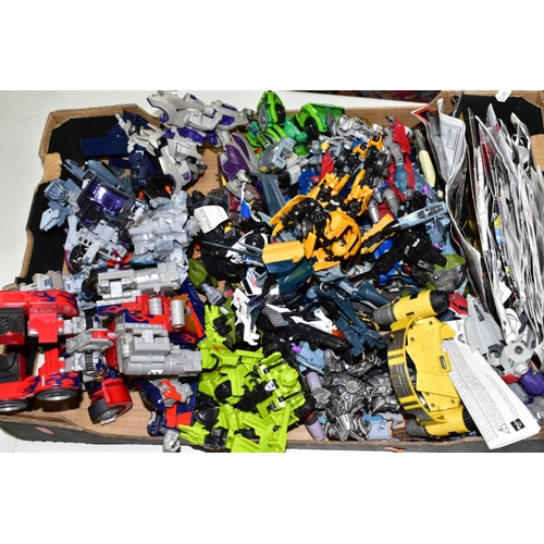 594 - A COLLECTION OF ASSORTED TRANSFORMER FIGURES, assorted series to include Dark of the Moon, Prime & R... 