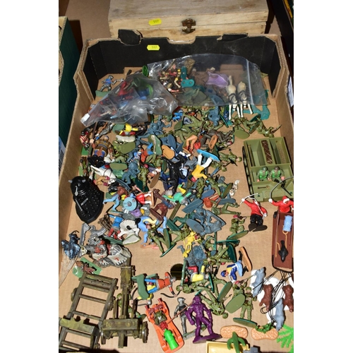 597 - A QUANTITY OF ASSORTED PLASTIC SOLDIER AND OTHER FIGURES, to include Timpo Brenn Comet, Timpo Frozen... 