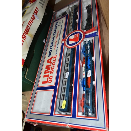 608 - A BOXED HORNBY RAILWAYS 00 GAUGE HIGH SPEED TRAIN SET, No R556, comprising power car No 43125, dummy... 