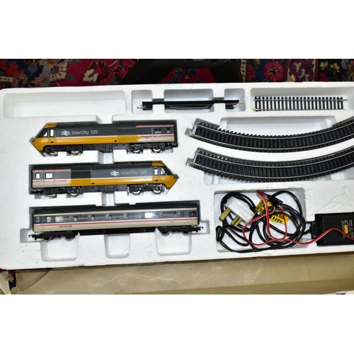 608 - A BOXED HORNBY RAILWAYS 00 GAUGE HIGH SPEED TRAIN SET, No R556, comprising power car No 43125, dummy... 