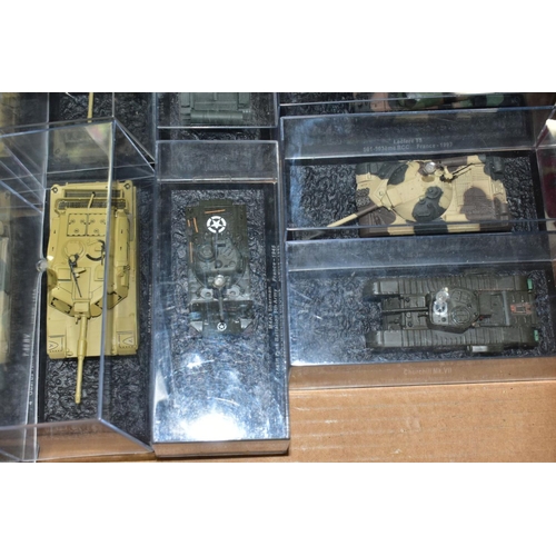 609 - A COLLECTION OF BOXED DEAGOSTINI 1/43 SCALE TANK MODELS, all appear complete and in very good condit... 