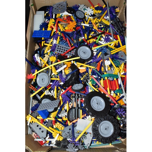 616 - A QUANTITY OF  ASSORTED K'NEX AND MAGNETIX CONSTRUCTION TOYS, to include various constructed car mod... 