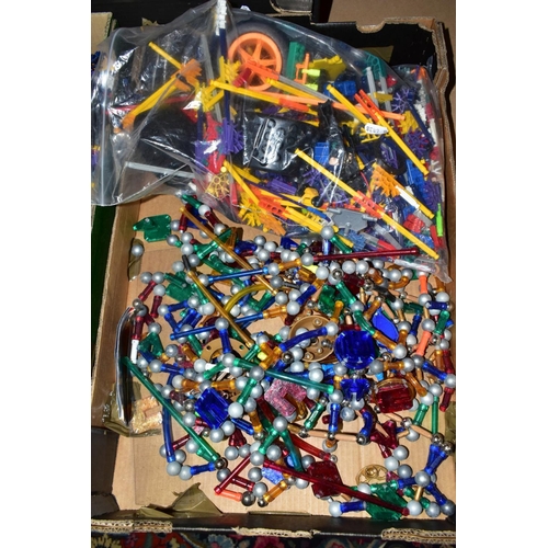 616 - A QUANTITY OF  ASSORTED K'NEX AND MAGNETIX CONSTRUCTION TOYS, to include various constructed car mod... 