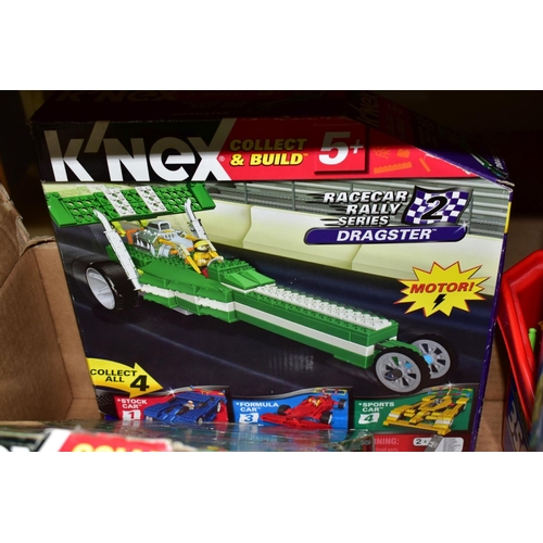 616 - A QUANTITY OF  ASSORTED K'NEX AND MAGNETIX CONSTRUCTION TOYS, to include various constructed car mod... 