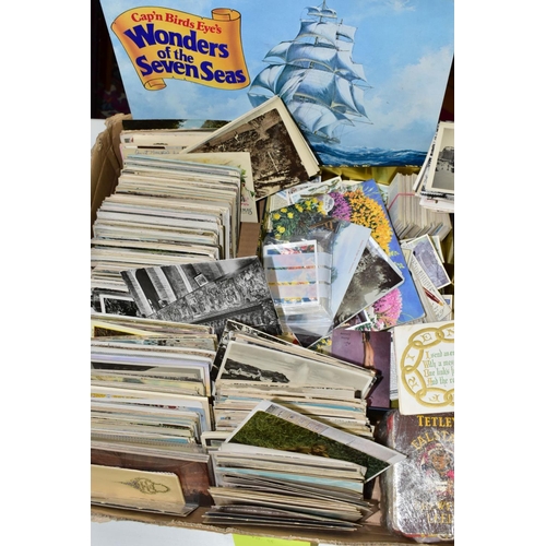 626 - POSTCARDS,  a collection of approximately one thousand postcards in one box, together with a small c... 