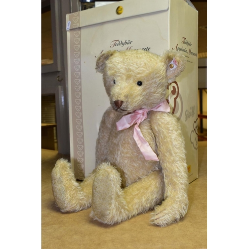 654 - A BOXED STEIFF LIMITED EDITION APPOLONIA MARGARETE TEDDYBEAR, No. 038112, limited edition No. 1171 o... 