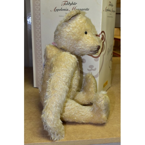 654 - A BOXED STEIFF LIMITED EDITION APPOLONIA MARGARETE TEDDYBEAR, No. 038112, limited edition No. 1171 o... 