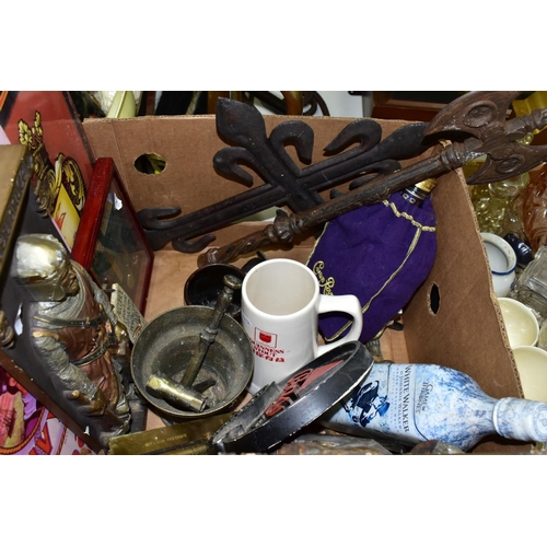 706 - A BOX OF METALWARES, REPLICA ADVERTISING ITEMS, ETC, including a pestle and mortar, Guinness Stout t... 